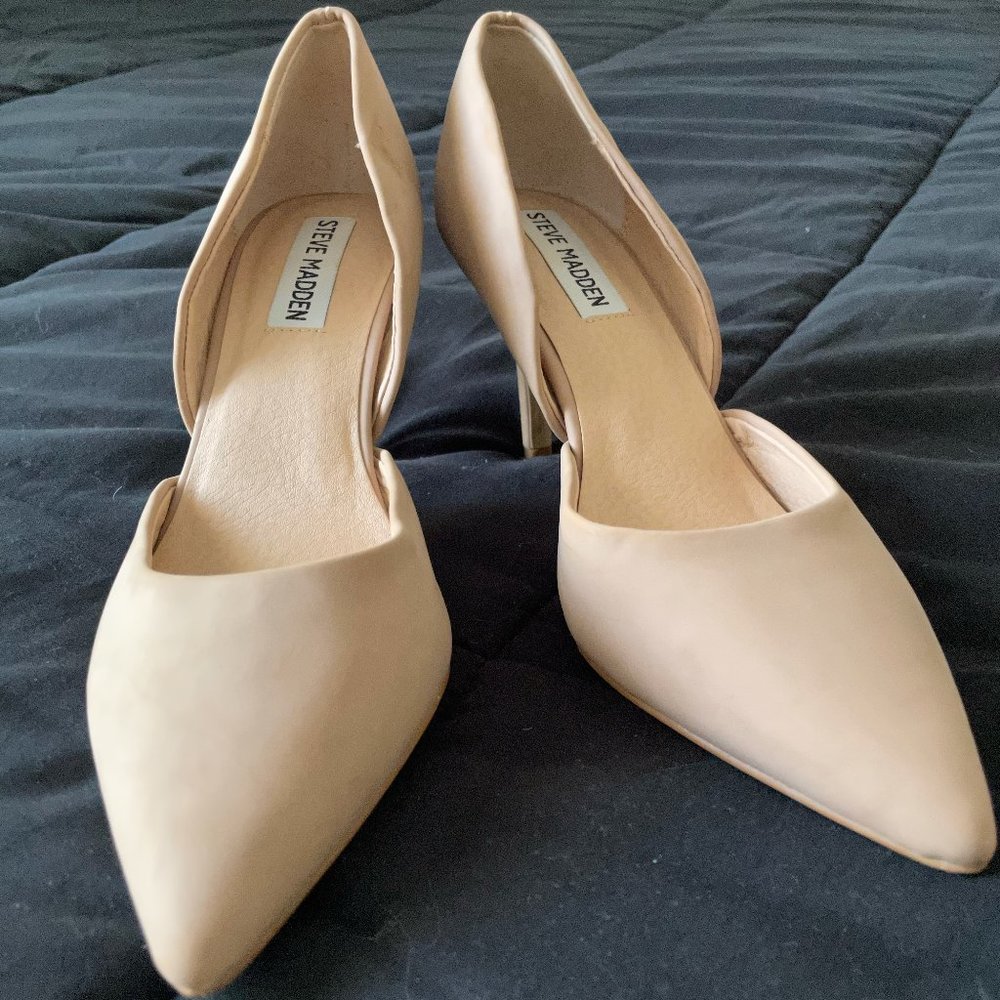 Nude Steve Madden Sheila Pump size 7.5M